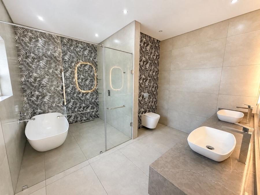 4 Bedroom Property for Sale in Heron Banks Golf Estate Free State